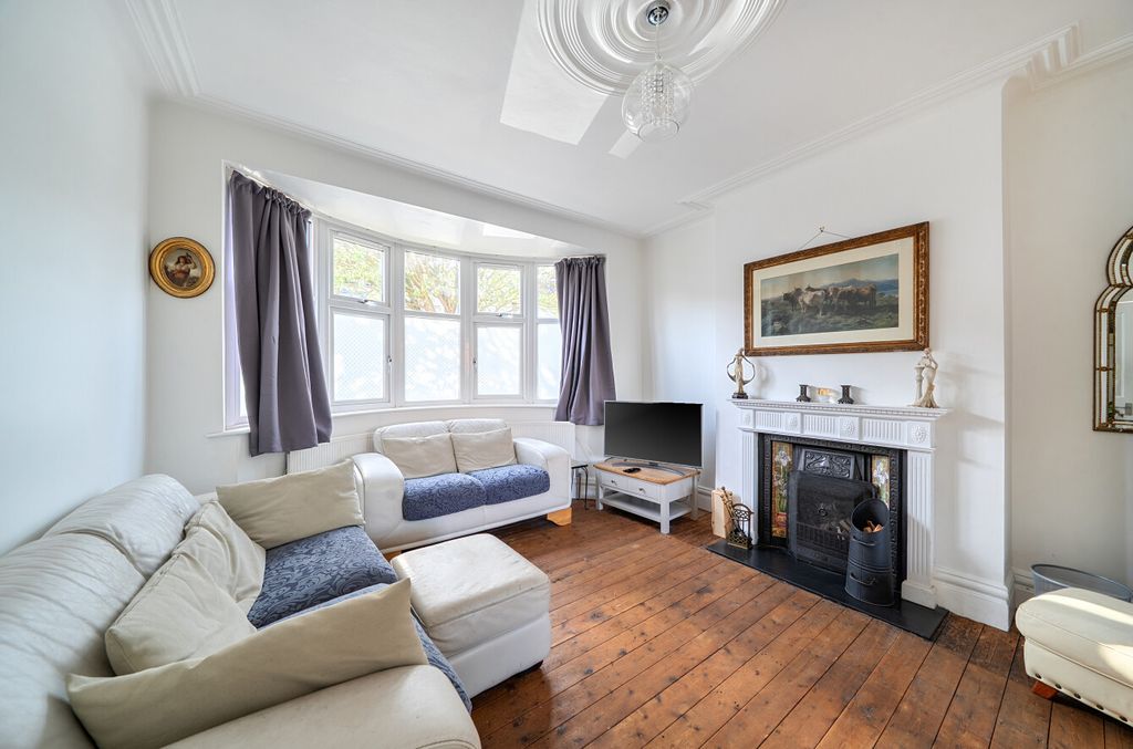 Property photo 3 of 20 1439367-3-69d6835...