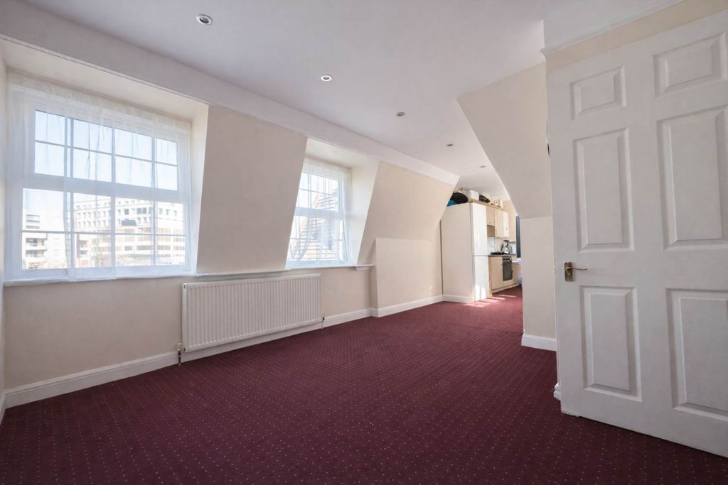 Property photo 3 of 8