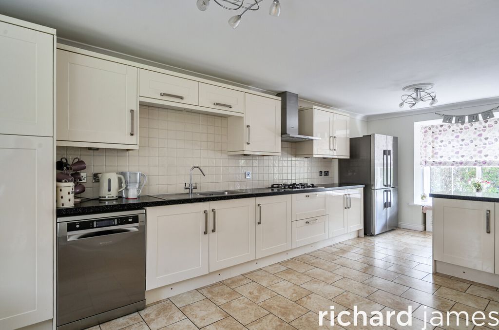 Property photo 3 of 20 Bfdf133141274E1789F1E4F328Dfda46