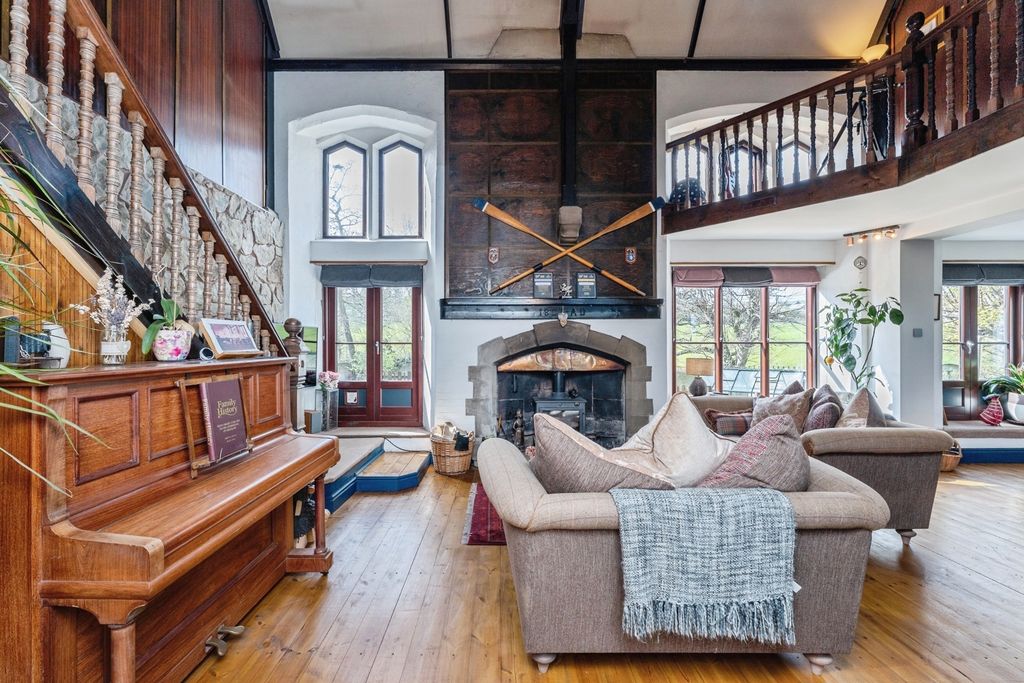 Property photo 3 of 30 Pbox-Img.Jpg