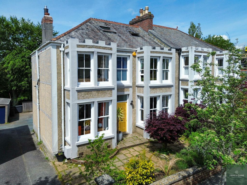 Property photo 1 of 30