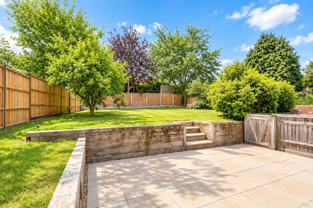 Property photo 2 of 38