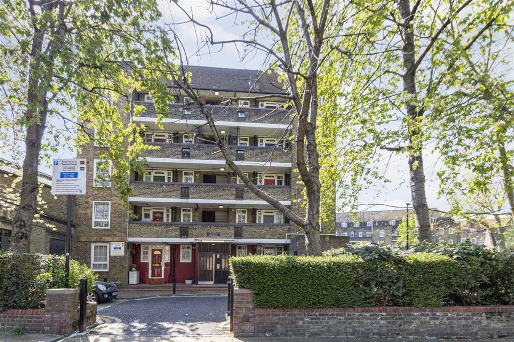 Property photo 1 of 4