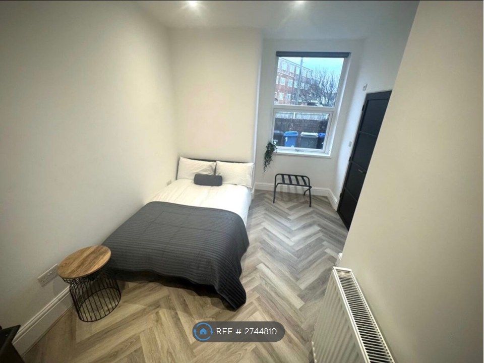 Property photo 2 of 5 Bedroom