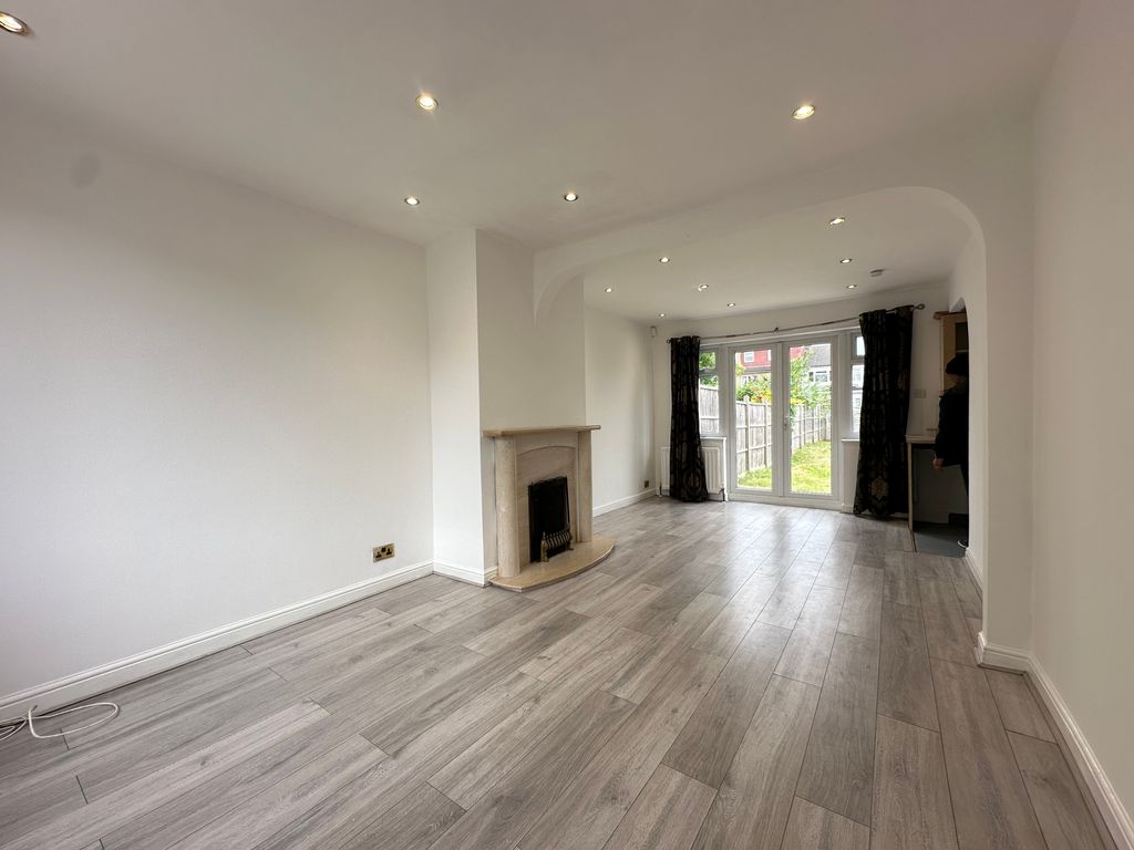 Property photo 3 of 17 Img_4665