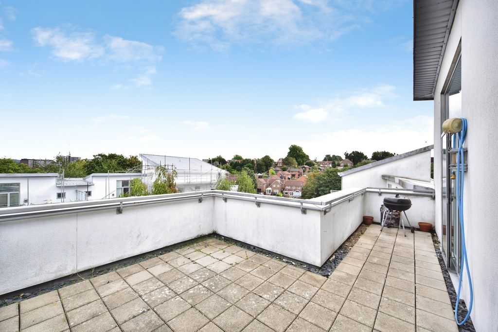Property photo 1 of 16 Pbox-Img.Jpg
