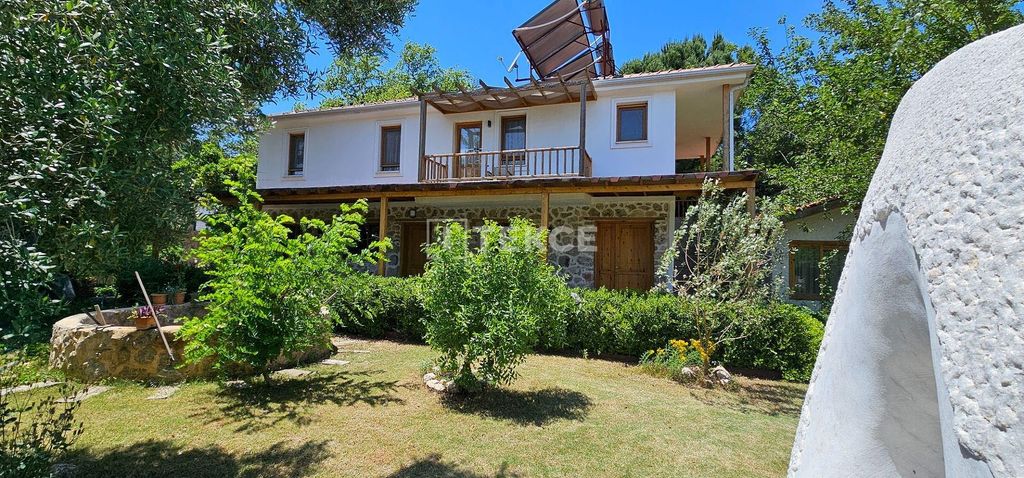 Property photo 2 of 47
