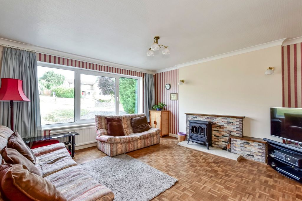 Property photo 2 of 39