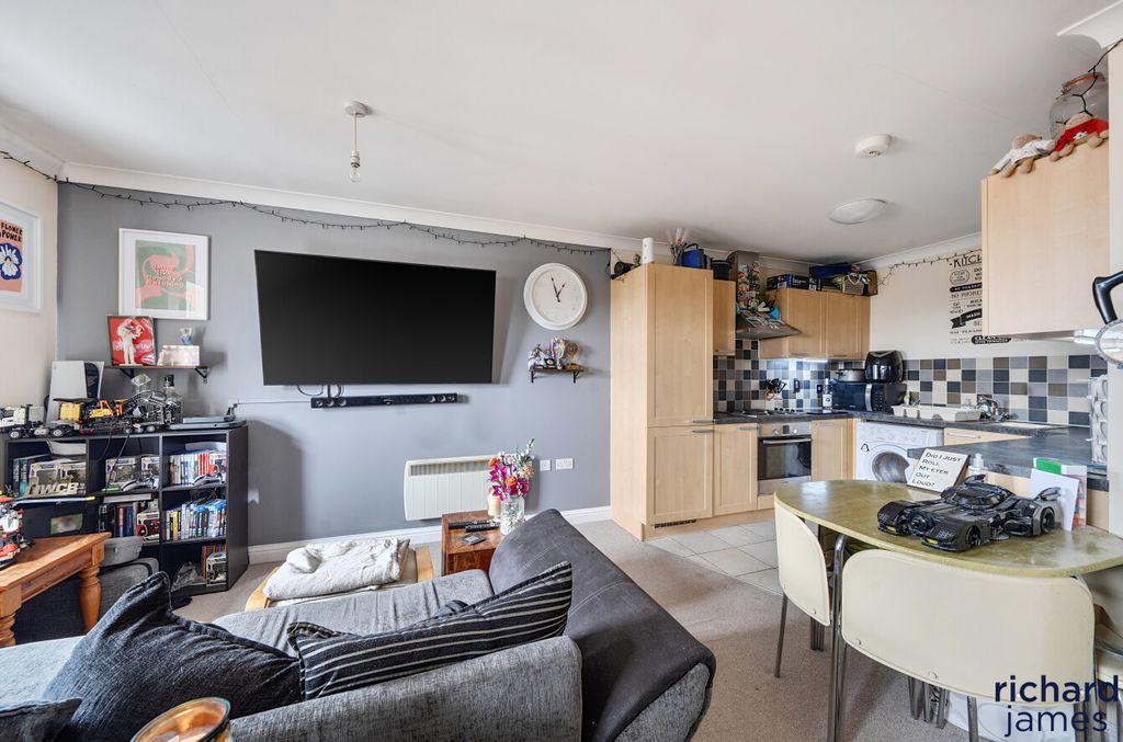 Property photo 3 of 14 41A1980Db8B84451A982Dba8234673d2