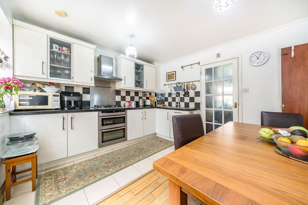 Property photo 2 of 6