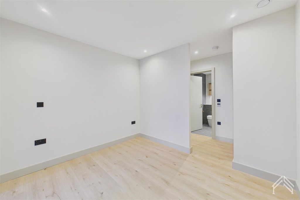 Property photo 3 of 22 3.Jpg