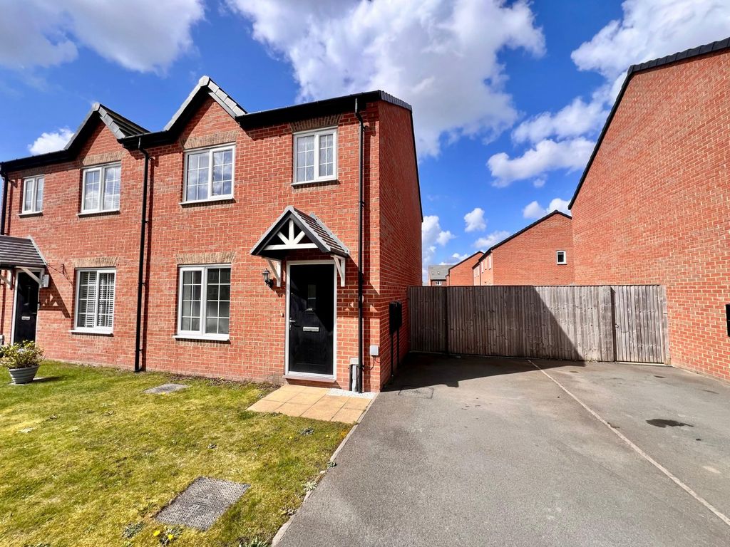 Property photo 1 of 10 Front