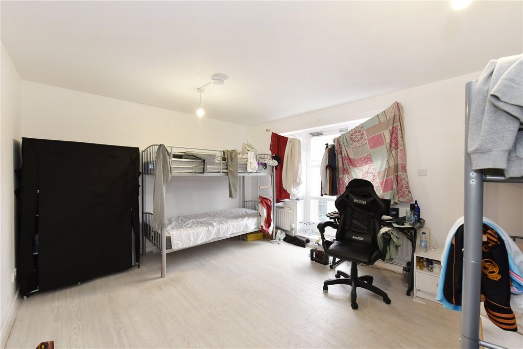 Property photo 2 of 8 Picture No. 05