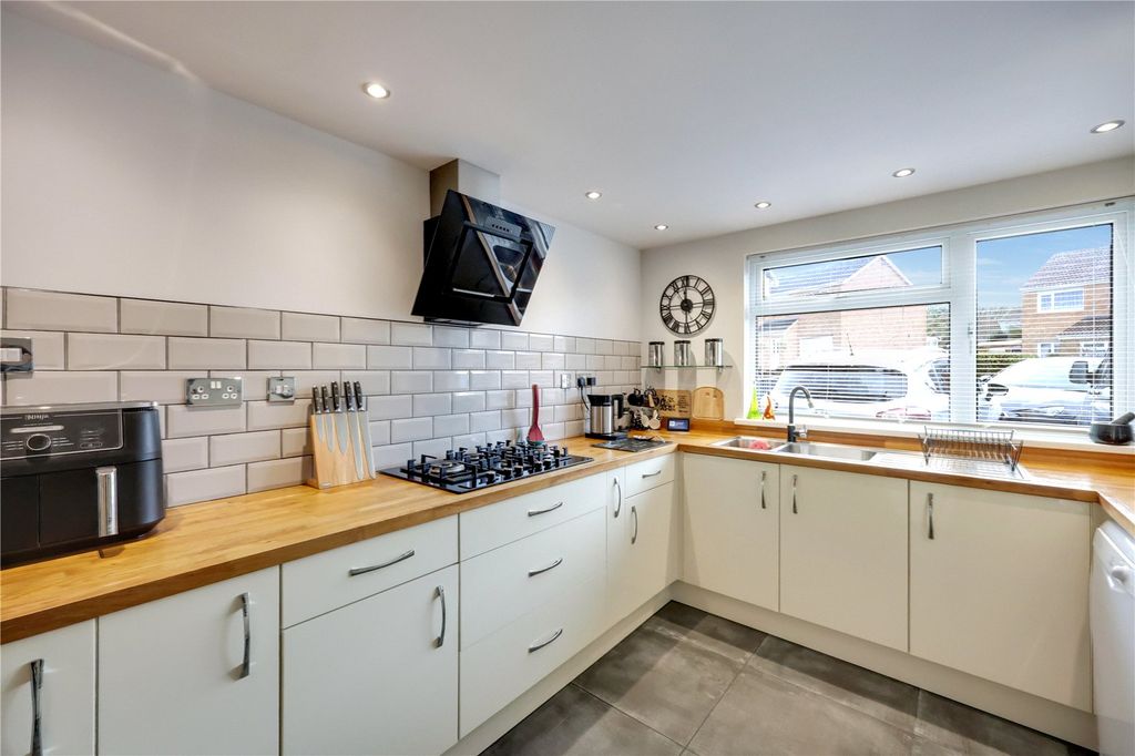 Property photo 3 of 22 Picture No. 10