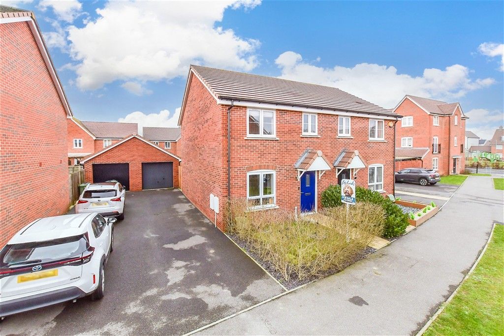 Property photo 1 of 11 External (Web) 1