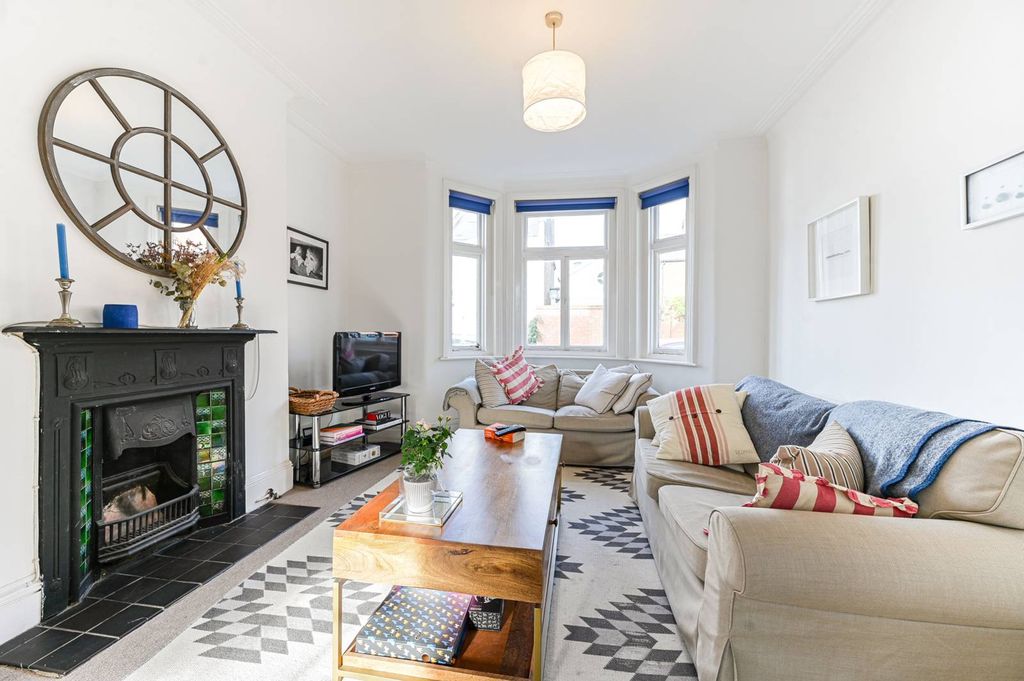 Property photo 3 of 31