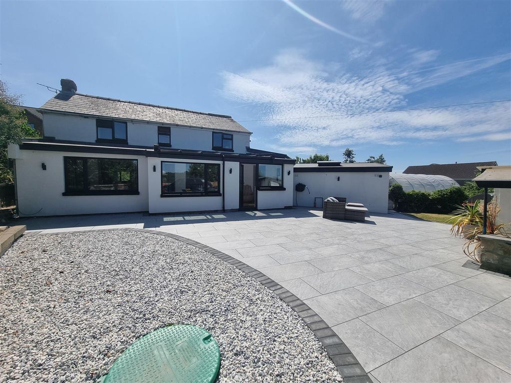 Property photo 1 of 39