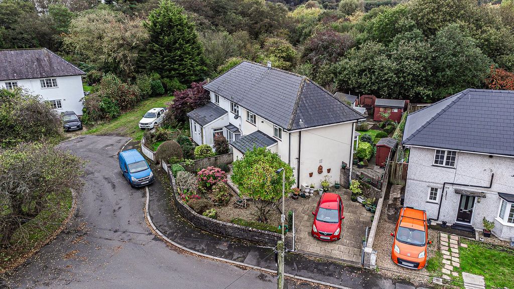 Property photo 2 of 31