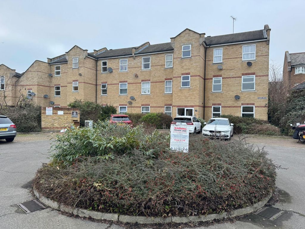 Property photo 1 of 18 1 Bedroom Flat, E14
