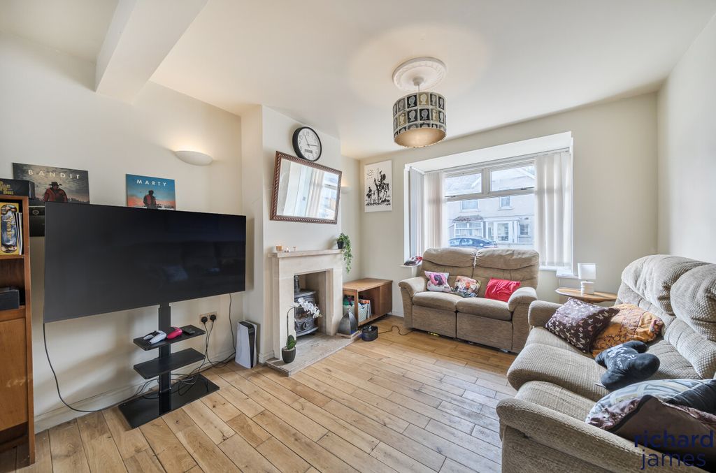 Property photo 2 of 13 96943F7d03Ac4424859Bea7B3A3F2301