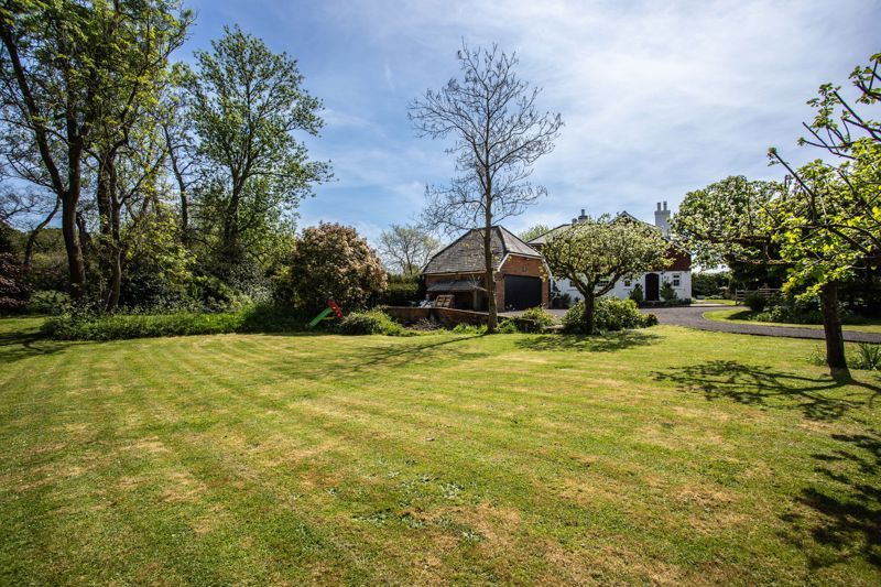 Property photo 2 of 35 Photo 25