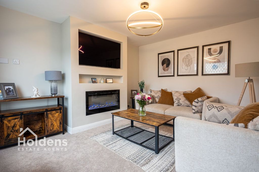 Property photo 3 of 23