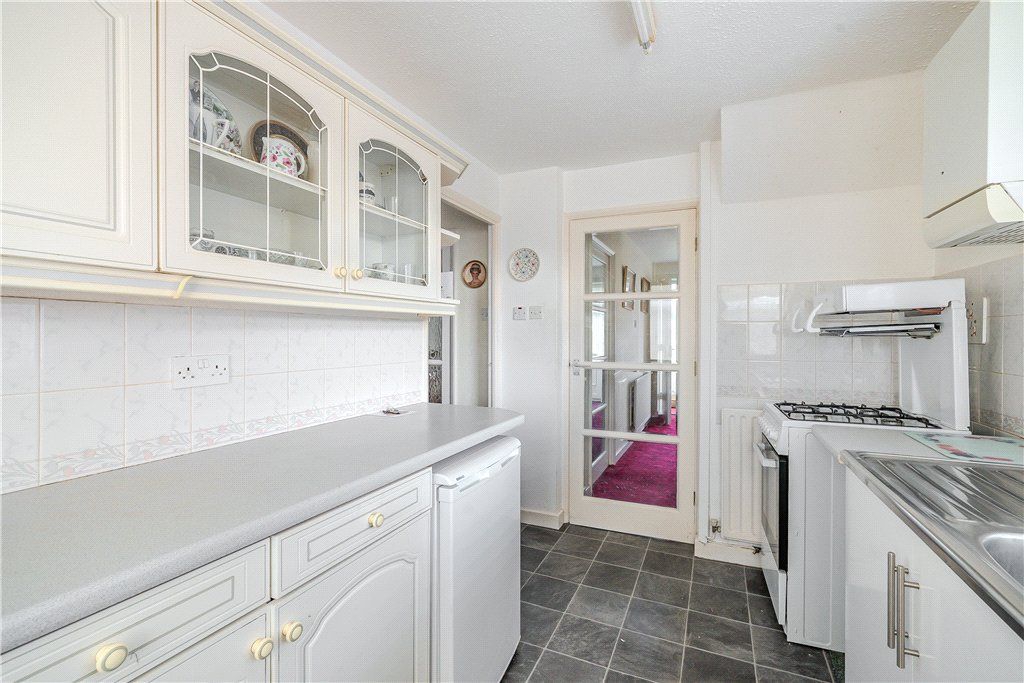 Property photo 3 of 12 Kitchen