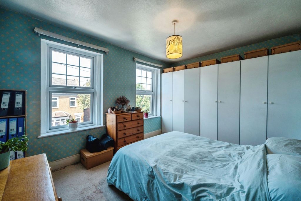 Property photo 3 of 16 Pbox-Img.Jpg
