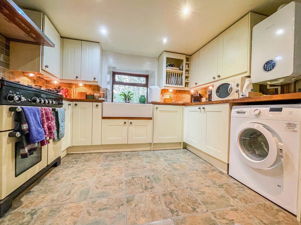 Property photo 2 of 13 4