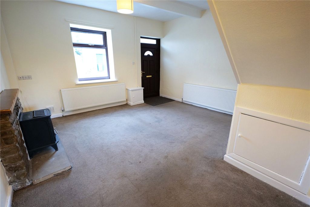 Property photo 2 of 18 Living Room