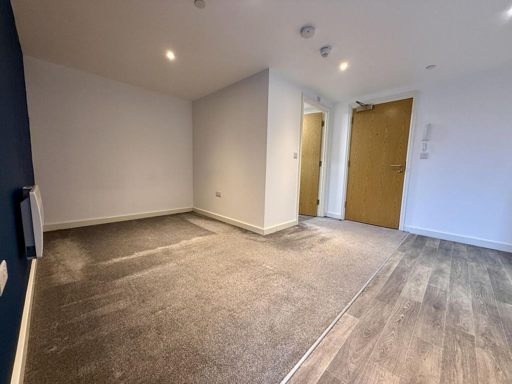 Property photo 2 of 24 Living Room