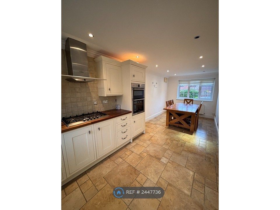 Property photo 3 of 11 Kitchen Diner