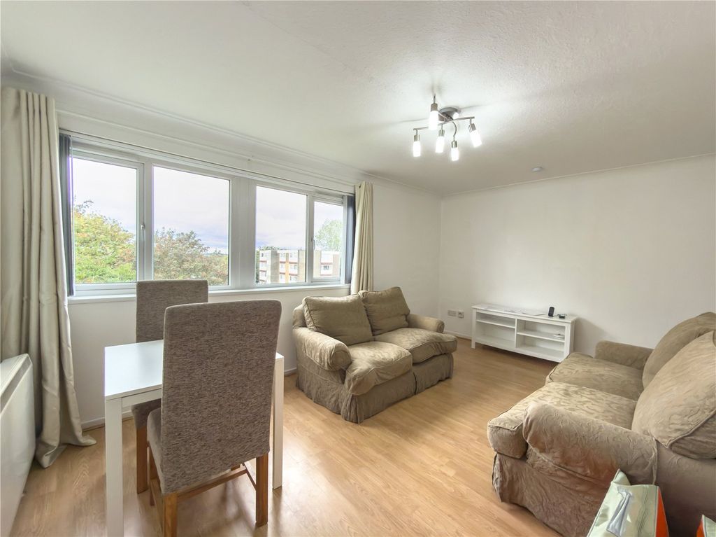 Property photo 2 of 12 Picture No. 01