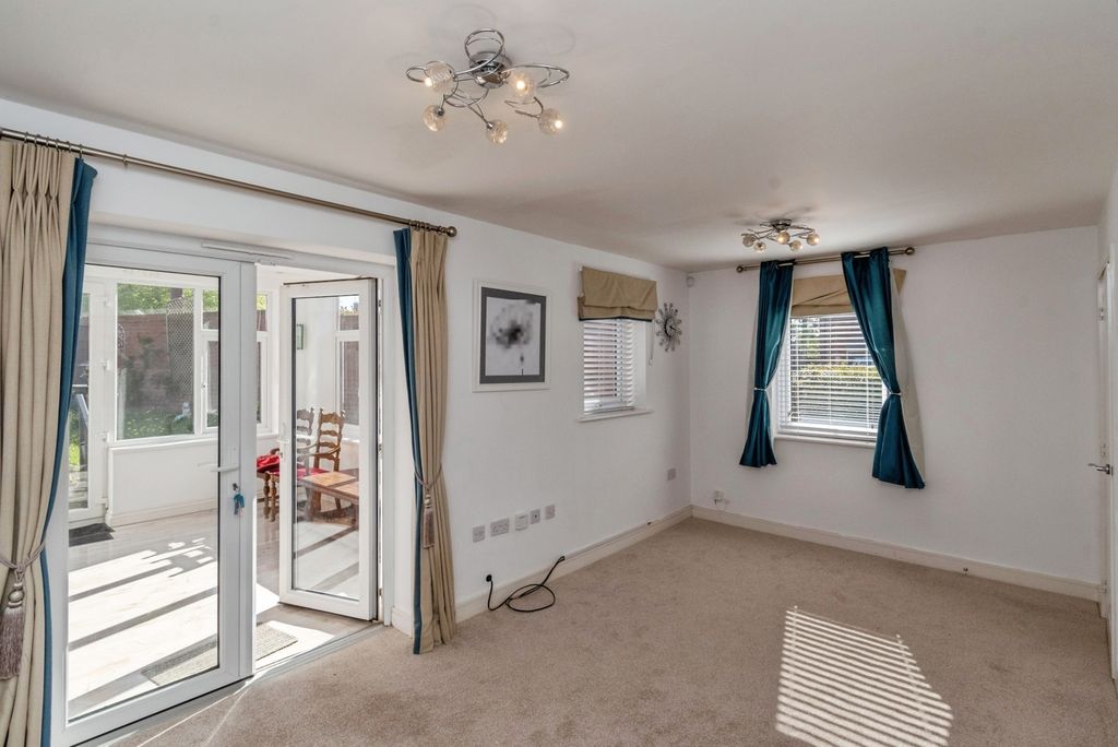 Property photo 3 of 20 Pbox-Img.Jpg