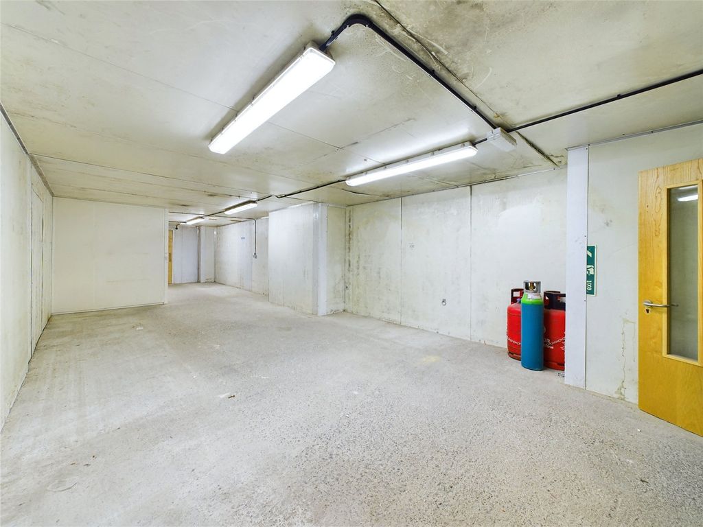 Property photo 3 of 28 Picture No. 67
