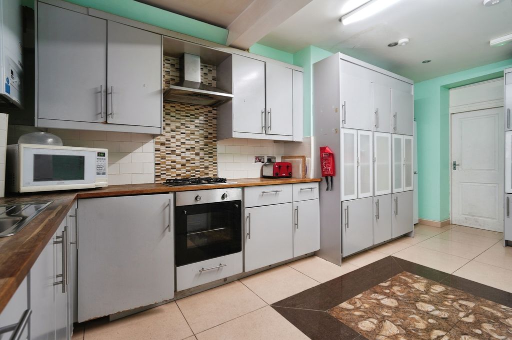 Property photo 3 of 22 Photo