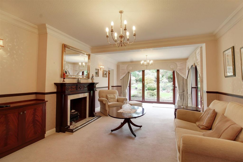 Additional image 12 of 4 bed detached house for saleBrookmans Avenue, Brookmans Park AL9