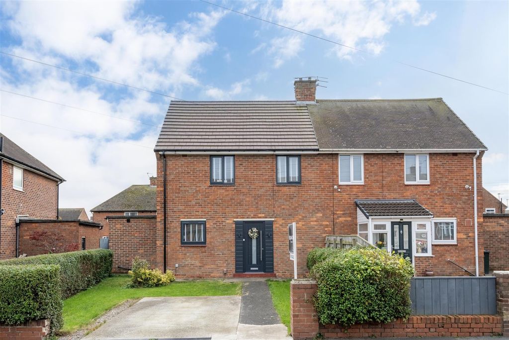 Property photo 1 of 10 External