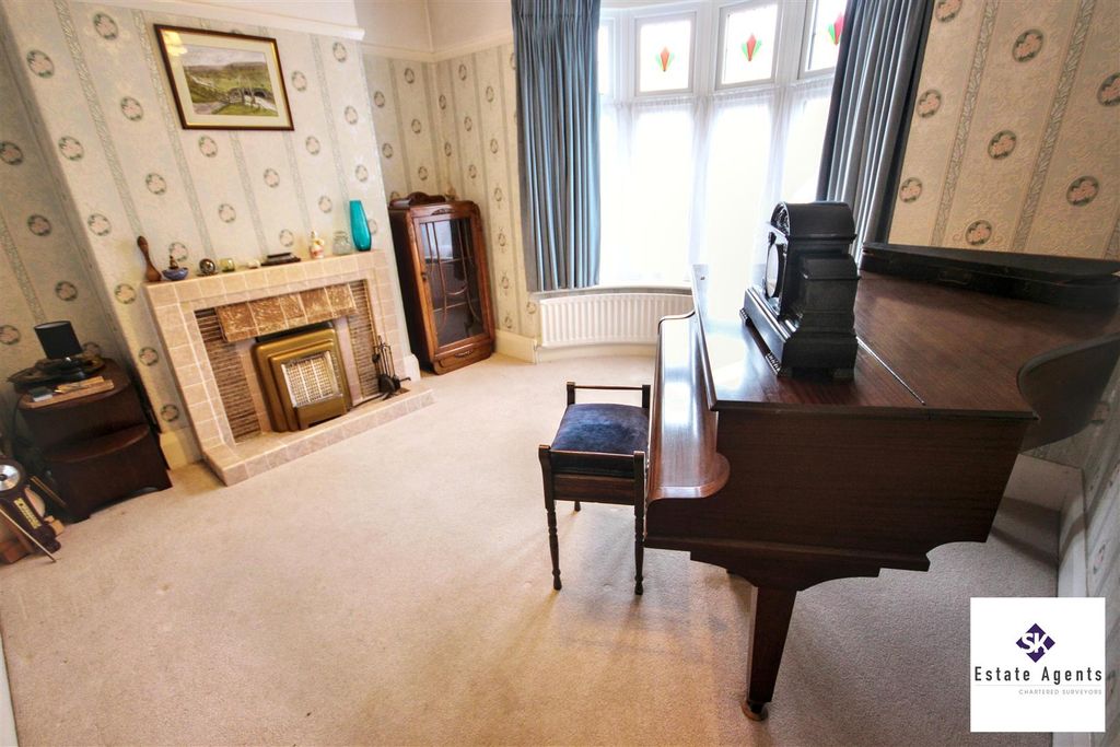 Property photo 3 of 24 Dining Room