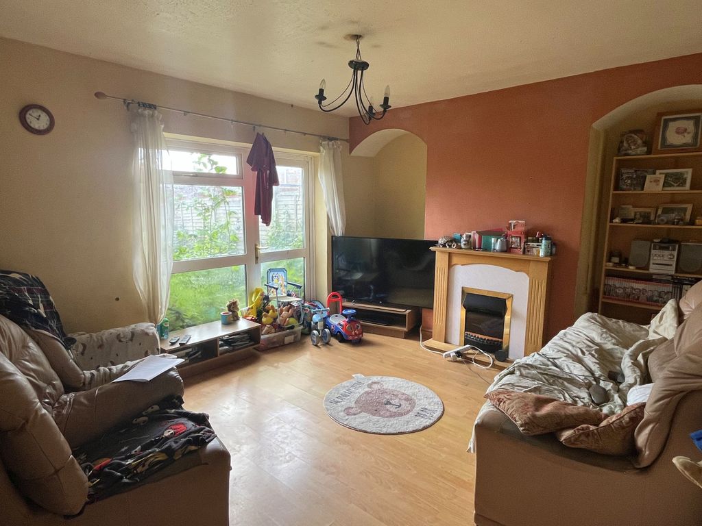 Property photo 2 of 12 Gallery