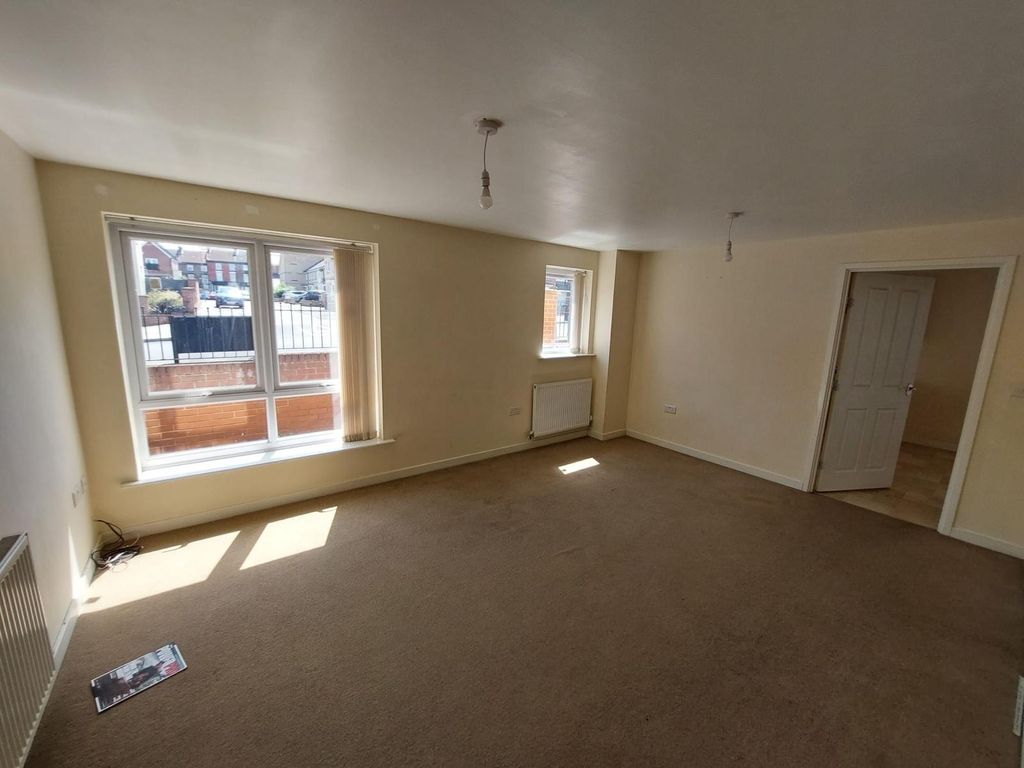 Property photo 3 of 9