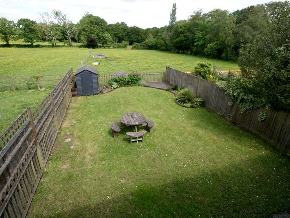 Property photo 2 of 18 Garden 2
