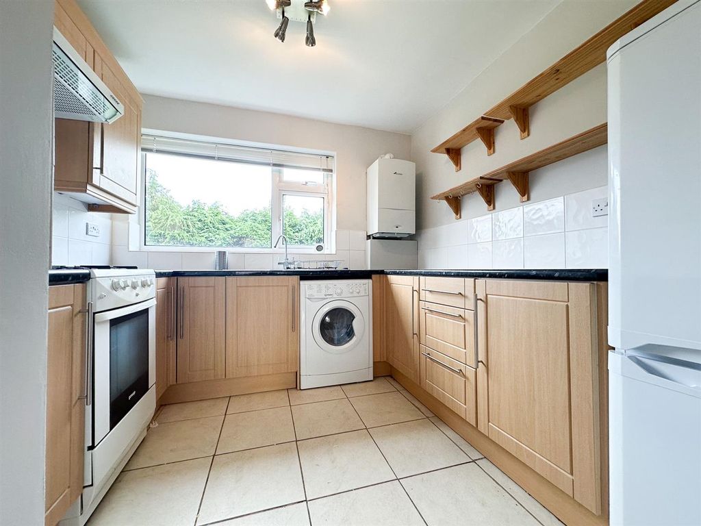 Property photo 3 of 7 Kitchen