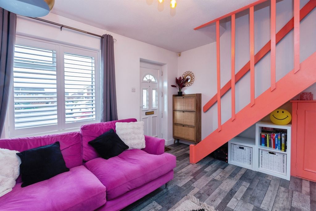 Property photo 3 of 12