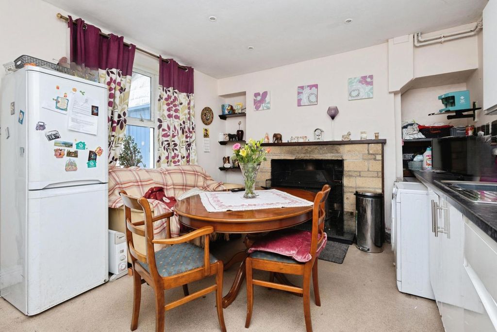 Property photo 3 of 19 Pbox-Img.Jpg