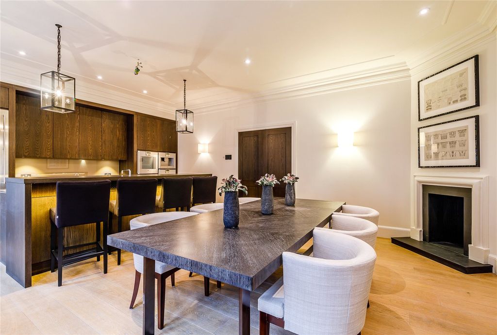 Property photo 3 of 29 Dining Area