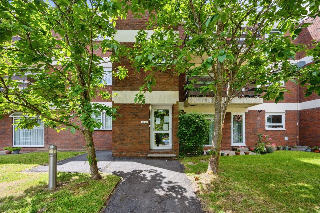 Property photo 2 of 14