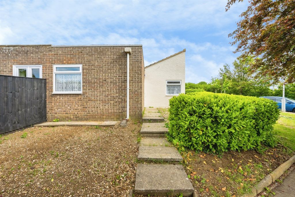 Property photo 2 of 11