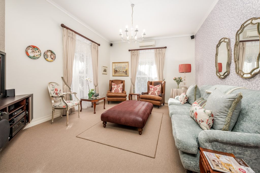 Property photo 3 of 41