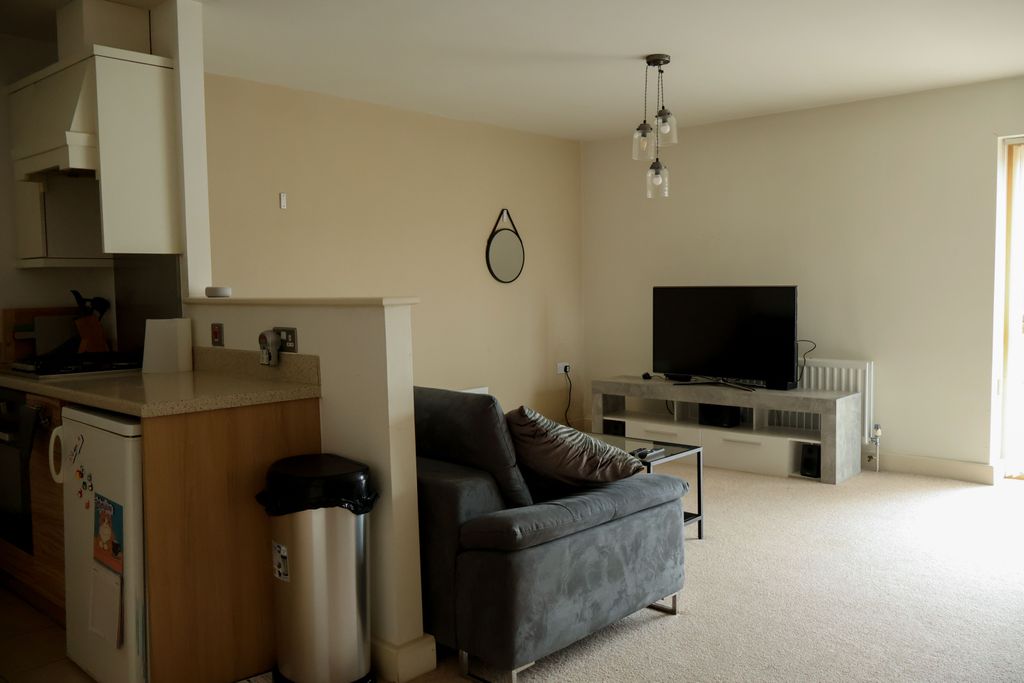 Property photo 2 of 22